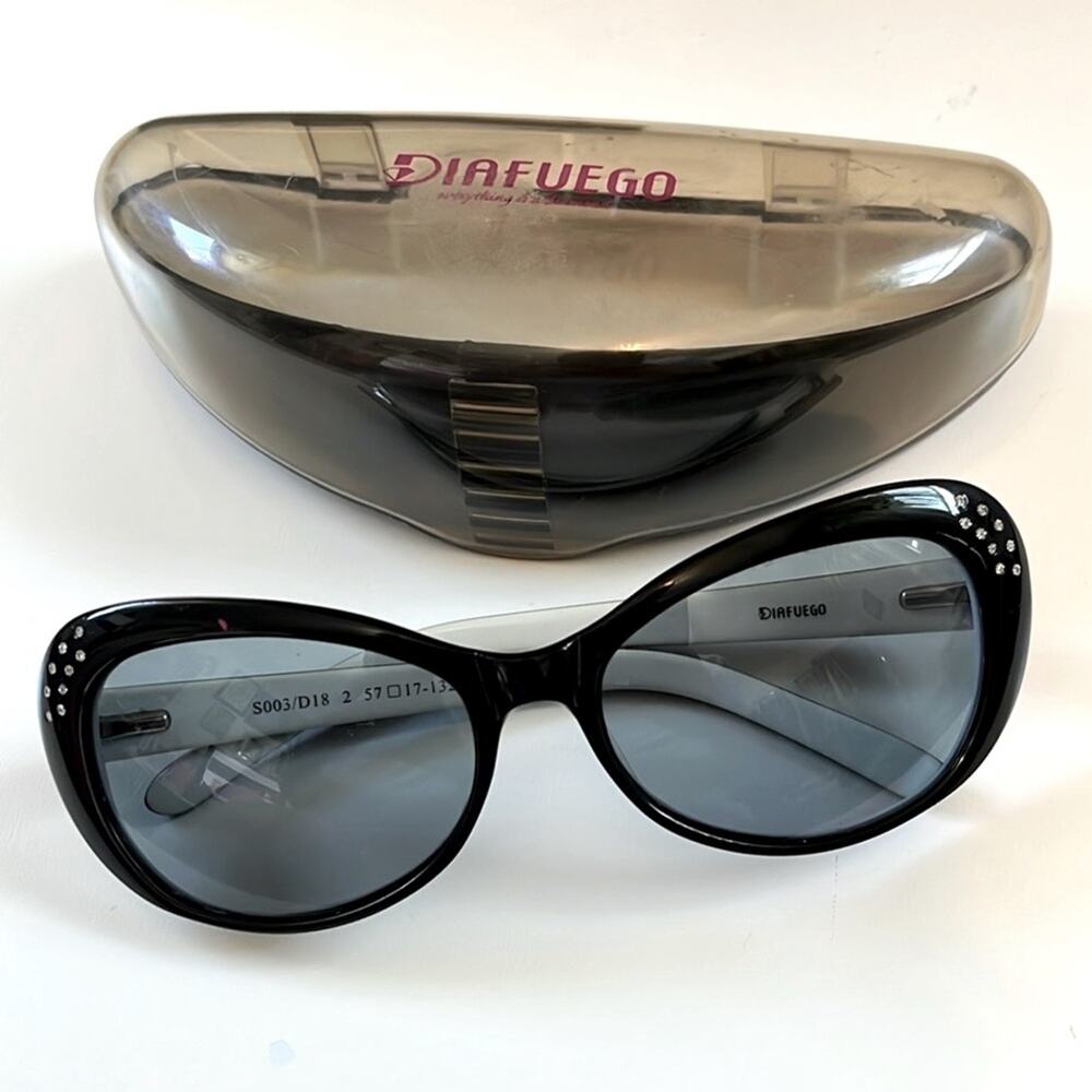 Diafuego Black Diamond Accented Cats Eye Sunglasses & Case Italy EUC MSRP $595